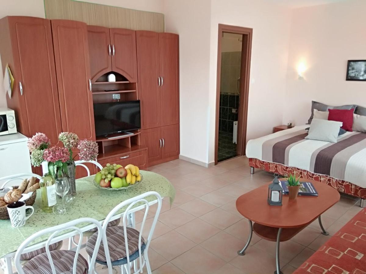 Yellow Apartmanhaz Bük Exteriör bild