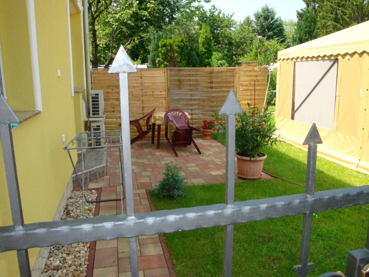 Yellow Apartmanhaz Bük Exteriör bild