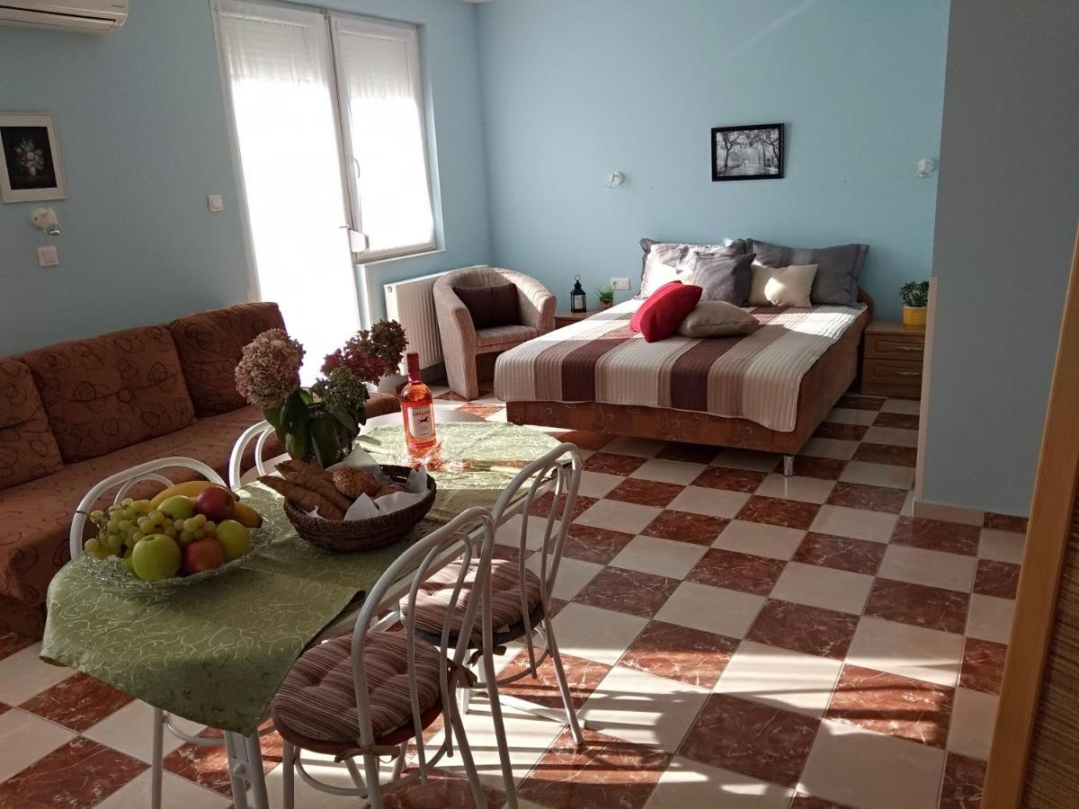 Yellow Apartmanhaz Bük Exteriör bild