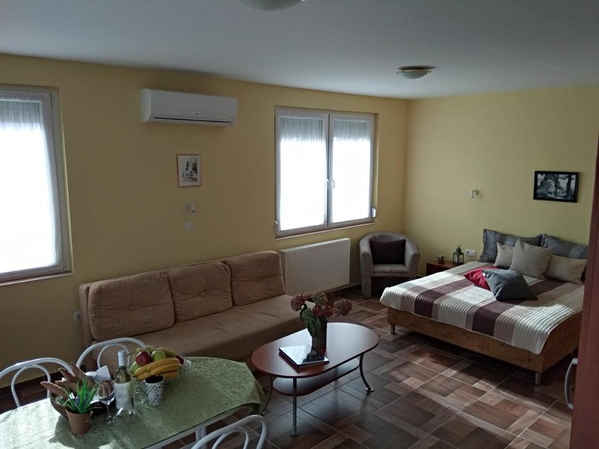 Yellow Apartmanhaz Bük Exteriör bild