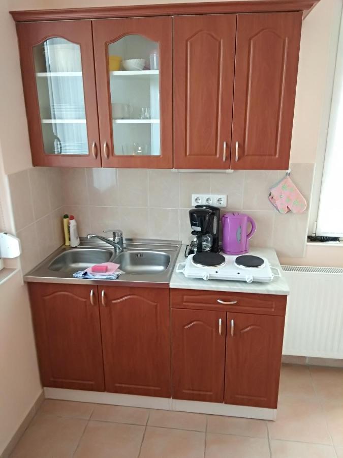 Yellow Apartmanhaz Bük Exteriör bild